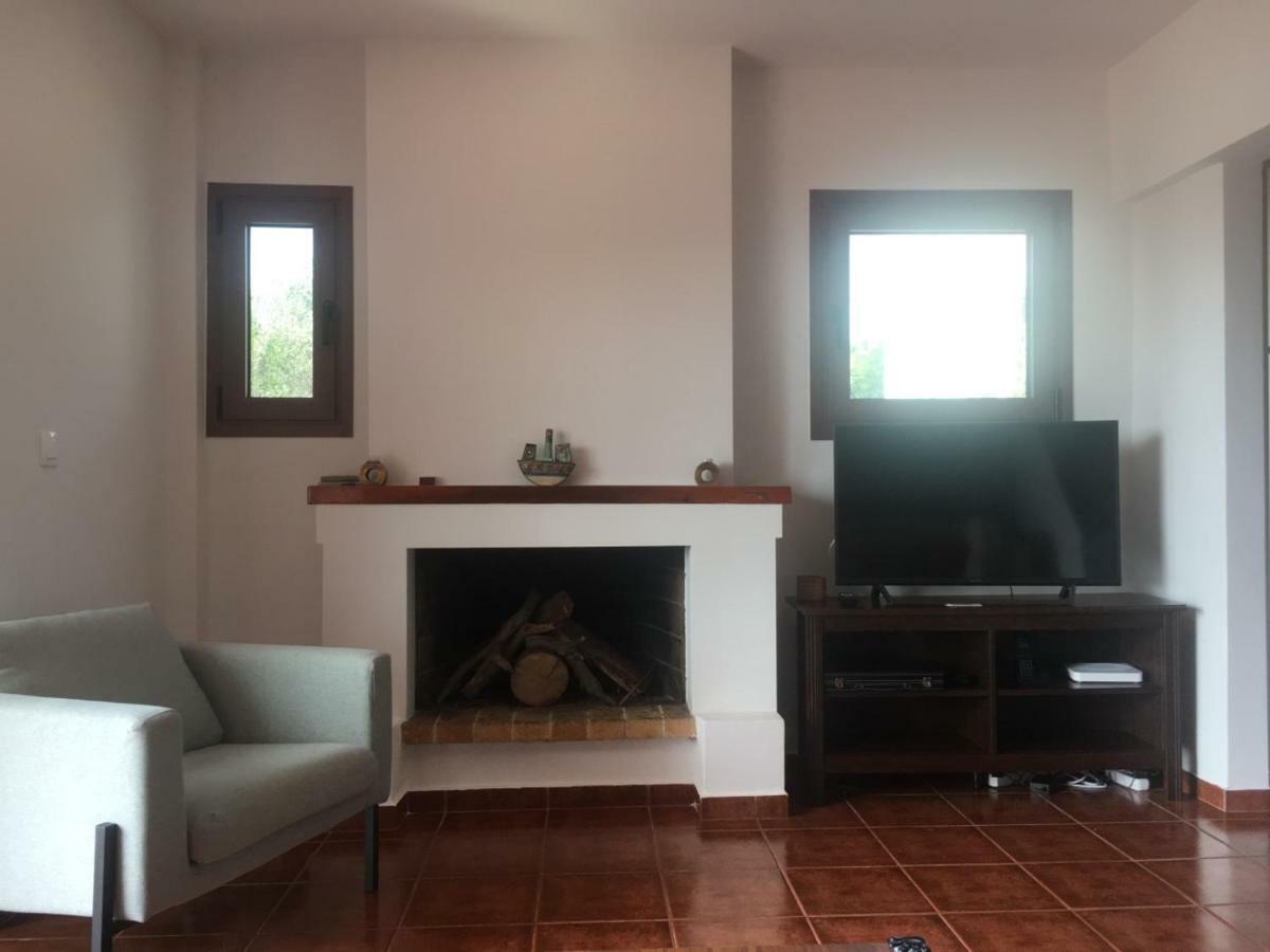 Villa Christina With Private Pool In Saronida, Near Stunning Beaches, Athens Airport & Sounio Exterior photo